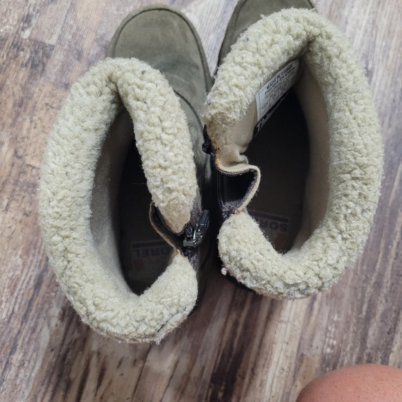 Sorel waterproof snow boots size 7 - Picture 4 of 6